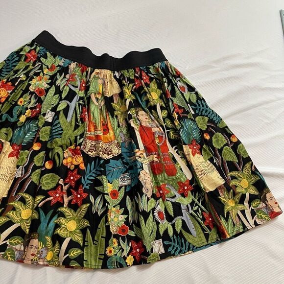 HEMET Frida Kahlo Print Pleated Skirt Size Large - Picture 9 of 9